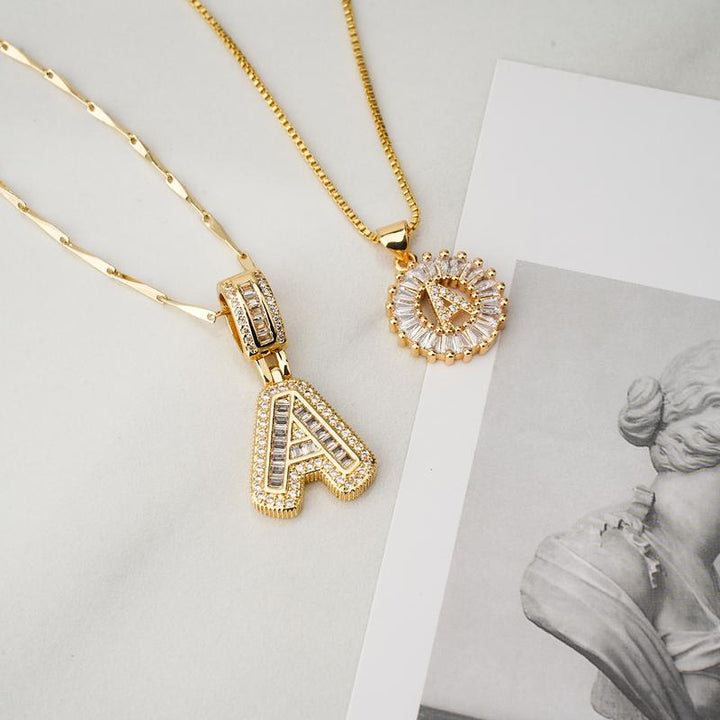 AISHA™ - Collane con ciondolo a lettera iniziale, confezione da 2, eleganti