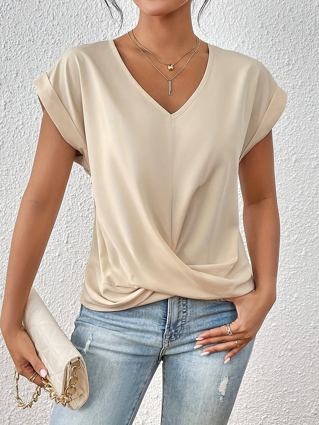 MEIKA™ – Top con scollo a V e dettaglio classico a torsione