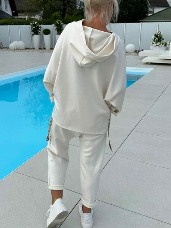 RAINA™ - Completo moderno con felpa con cappuccio
