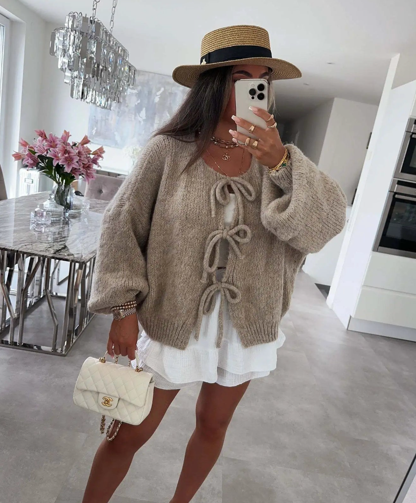 Eva | Cardigan in maglia con fiocco